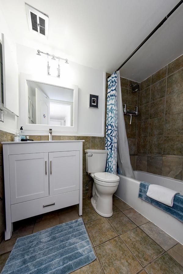 A Touch Of English B&B Kelowna Exterior foto